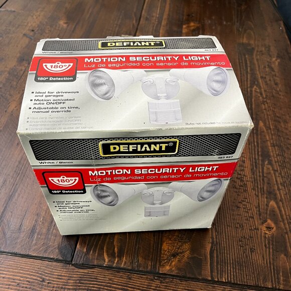 Motion Activated Security Light - NEW - Picture 1 of 4